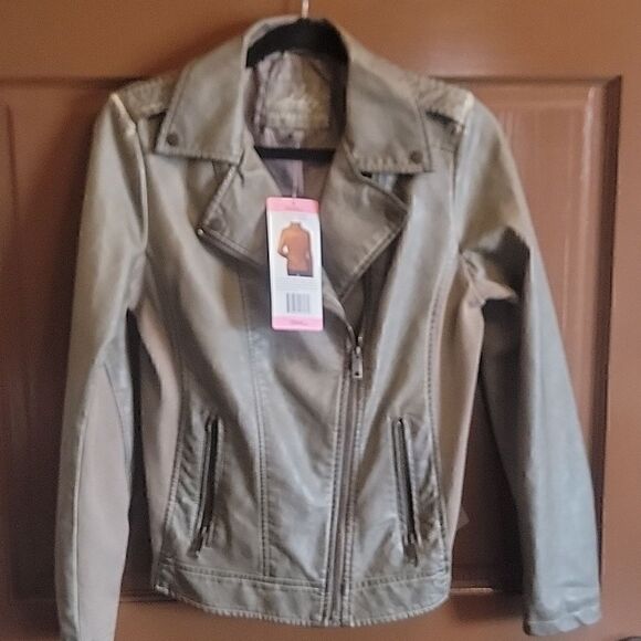 Sebby Jackets & Blazers - Sebby-Taupe Diagonal zip faux leather jkt. S. NWT.